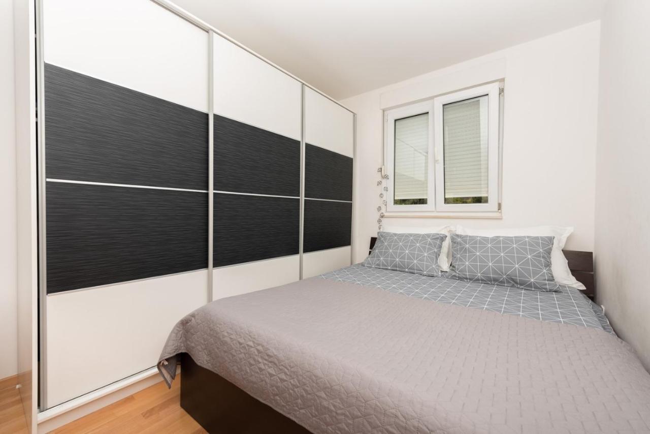 Apartment Sea View In Makarska, Free Parking Buitenkant foto
