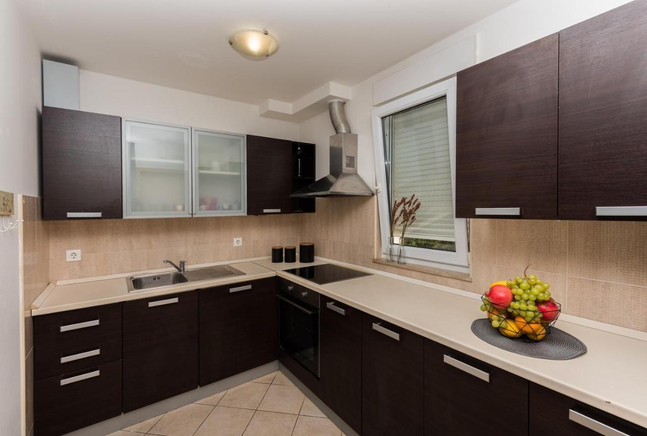 Apartment Sea View In Makarska, Free Parking Buitenkant foto