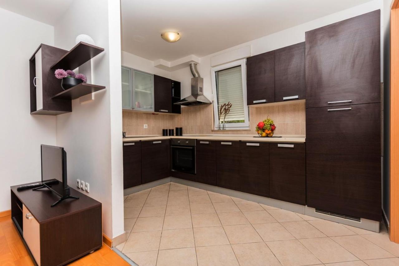 Apartment Sea View In Makarska, Free Parking Buitenkant foto